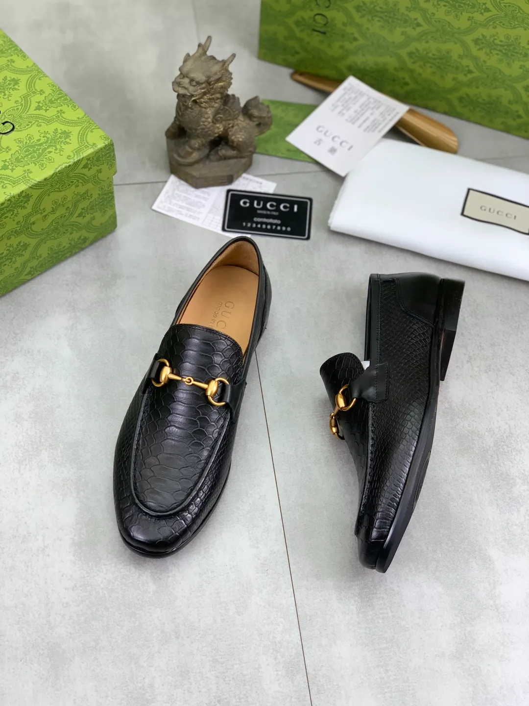 Men's Men's Shoes💰P580💰【New Style】Water-dyed Niuli Gucci's most popular selection of lazy slip-on leather shoes (Gucci) official website latest Gucci lazy leather shoes, hot style 💥 simple and elegant style, exclusive for trendy men. Unique official website latest brand original double G embossing Elements 👑 Original Gucci decoration, fashionable and elegant, fabric original calfskin ✅ fully imported first-layer cowhide lining, official website designated wear-resistant, rubber business outsole, classic model taken at the counter in real life 🎬38-44 black brown optional